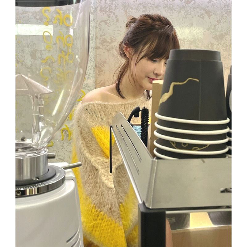 DESIGN SENSE MOHAIR WARM SOFT WAXY HIGH-END NICHE SWEATER WOMENS 2022 NEW COLOR CONTRAST COLOR TEMPERAMENT TRENDY