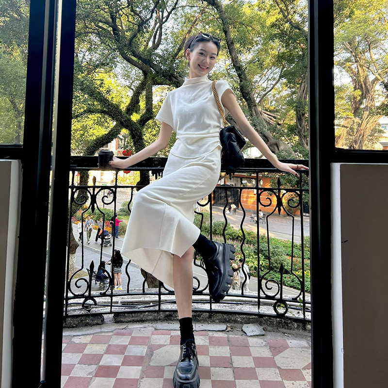 HONG KONG-STYLE HIGH-END COMMUTER LOOSE HIGH-NECKED SHORT-SLEEVED T-SHIRT FEMALE FOREIGN STYLE FASHIONABLE SLIT SKIRT FASHION SUIT FEMALE