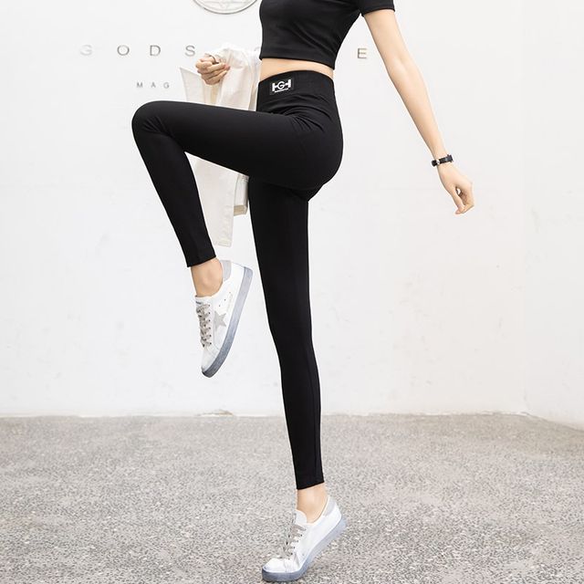 Spot quick-delivery black outer leggings spring and autumn thin tight 202 new high-waisted small foot trousers