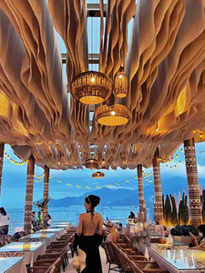 Trendy Wind-Swaying Gauze Curtains for Ceiling Decoration in Restaurants, Guesthouses, Hotels, Outdoor Areas, and Seasid