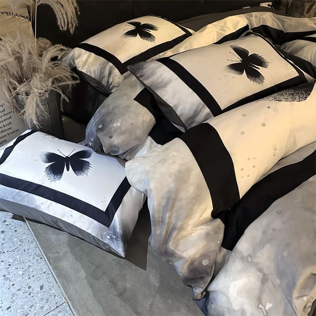 High-end light luxury b high-end ice silk four-piece set summer silky naked sleeping quilt cover bed sheet 2024 new bed
