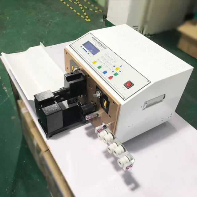 Fully automatic computer wire stripping machine wire peeling machine cable cutting wire twisting machine multi-core wire sheathed wire peeling machine