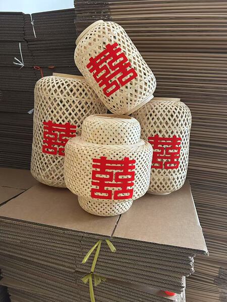 新中式婚纱摄影喜嫁风拍摄道具藤编镂空灯笼红背景装饰竹编灯笼