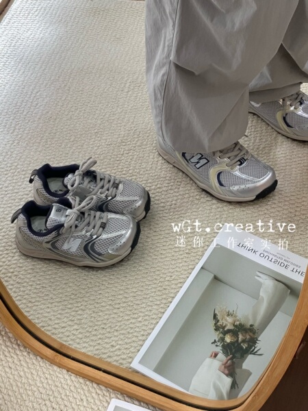 WGT秋季新款儿童圆头秀气运动鞋男女童复古银色休闲鞋日系慢跑鞋