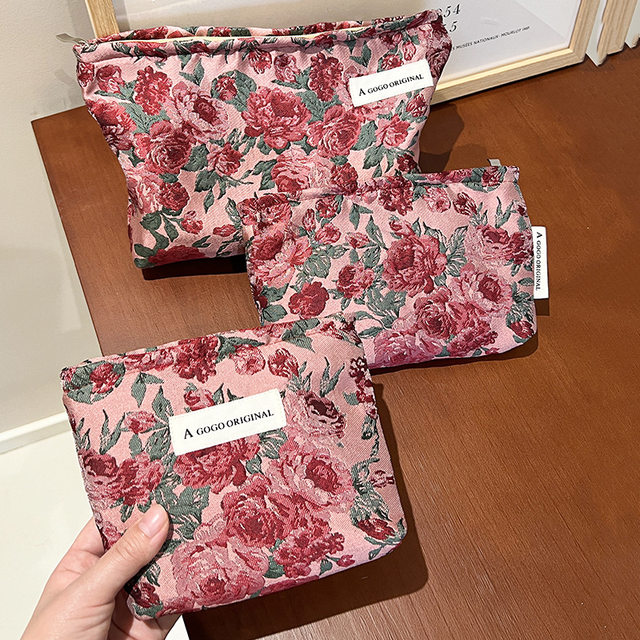 ins新款复古暗红花朵提花布艺化妆包女士手拿包收纳拉链方包