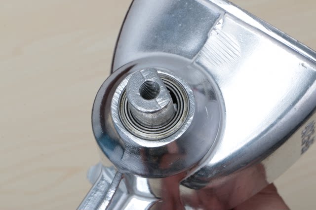 Small household hand-animated thrush feed pelletizer fish chicken dog food pelletizer hand-cranking machine feed machine