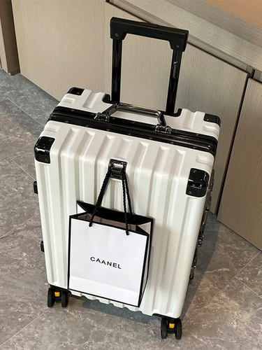 Чемодан, прочная коробка