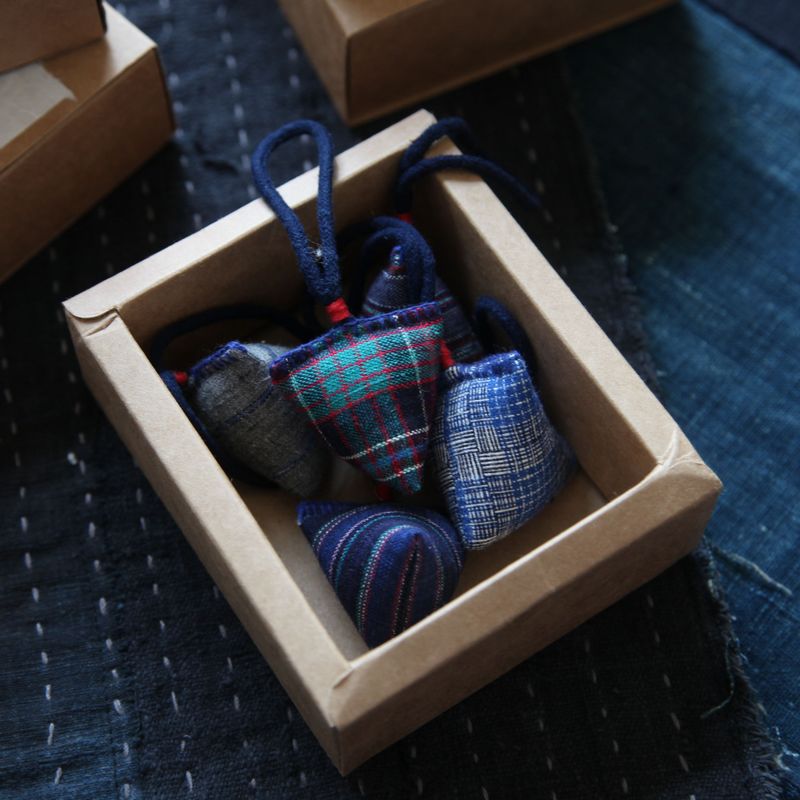 EVERY DAY IS A GOOD DAY. HUMBLE SMALL THINGS HANDMADE MOSQUITO REPELLENT SACHET AROMATIC AWAKENING MOSQUITO REPELLENT