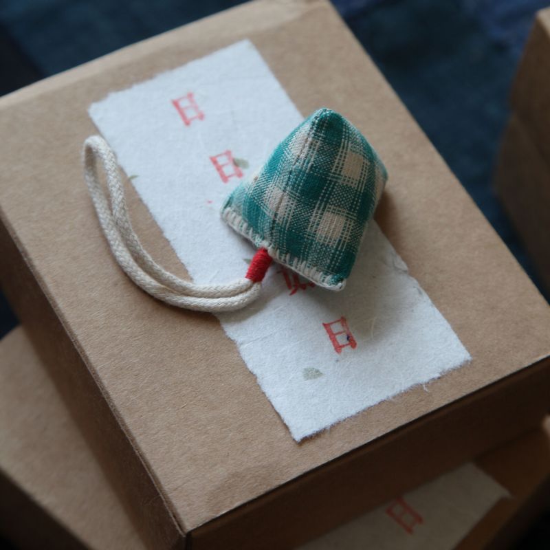 EVERY DAY IS A GOOD DAY. HUMBLE SMALL THINGS HANDMADE MOSQUITO REPELLENT SACHET AROMATIC AWAKENING MOSQUITO REPELLENT