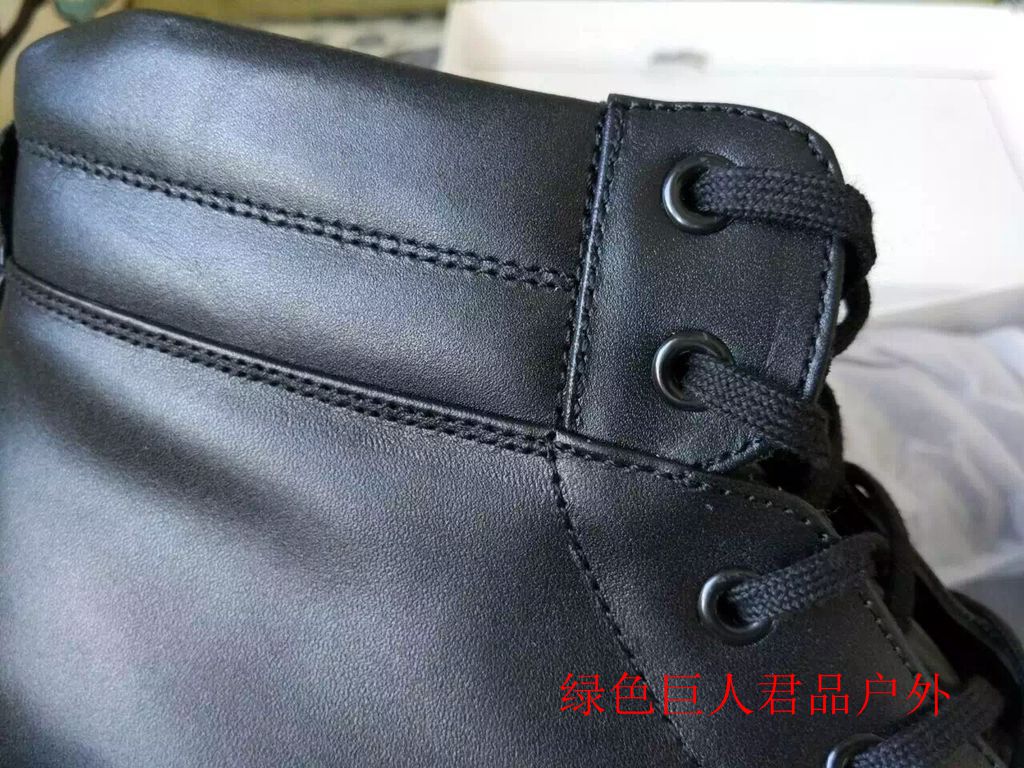 고산 지역의 레이스와 시어링 부츠  1층 소가죽 및 시어링이 있는 간부용  모피 신발입니다