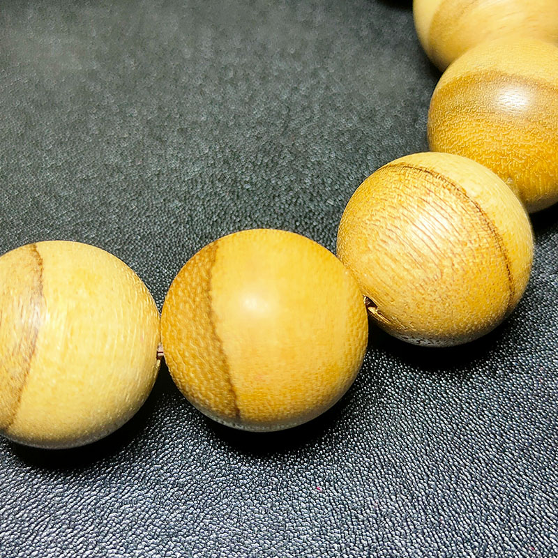 칼리만탄 천연 침향팔찌 13개입 18MM 지방향이 흘러넘쳐 본래의 색 본래의 맛 천연 식감 약 19G