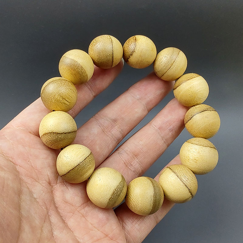 칼리만탄 천연 침향팔찌 13개입 18MM 지방향이 흘러넘쳐 본래의 색 본래의 맛 천연 식감 약 19G