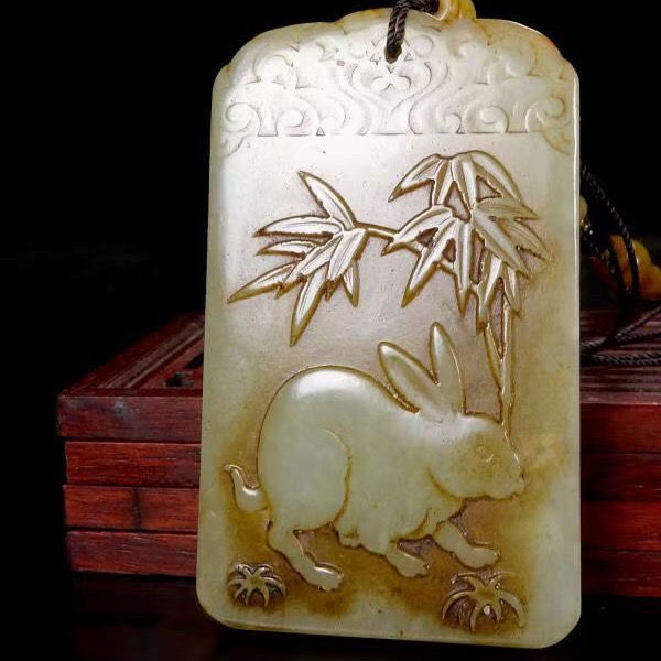 WITH AN AUTHORITATIVE CERTIFICATE ANTIQUE JADE OLD-FASHIONED PULP GENUINE HETIAN JADE ZODIAC RABBIT JADE PENDANT GIFT COLLECTION