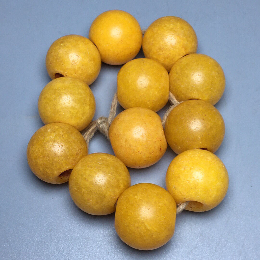 ANTIQUES OLD TIBETAN ANCIENT METHODS FOLK CUSTOMS LARGE HOLE PULP OLD MOTHERS TREASURED ANCIENT JADE HAND STRINGS YELLOW BEADS BUDDHIST BEADS WITH