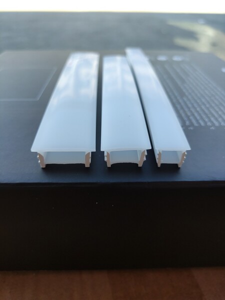 免穿硅胶灯带盖板柔性led线性灯槽软线条灯槽嵌入式带边套管面罩
