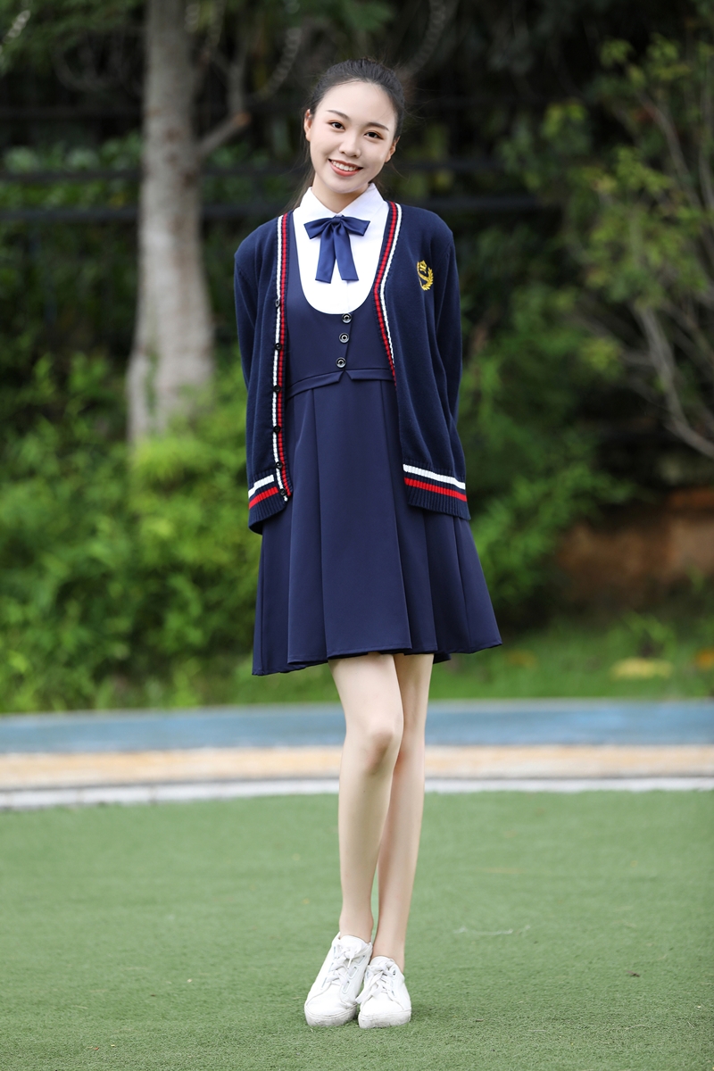 HIGH-END KINDERGARTEN TEACHER GARDEN UNIFORM THREE-PIECE SET OF SPRING AND AUTUMN SWEATER JACKET DRESS NEW KINDERGARTEN TEACHER OVERALLS