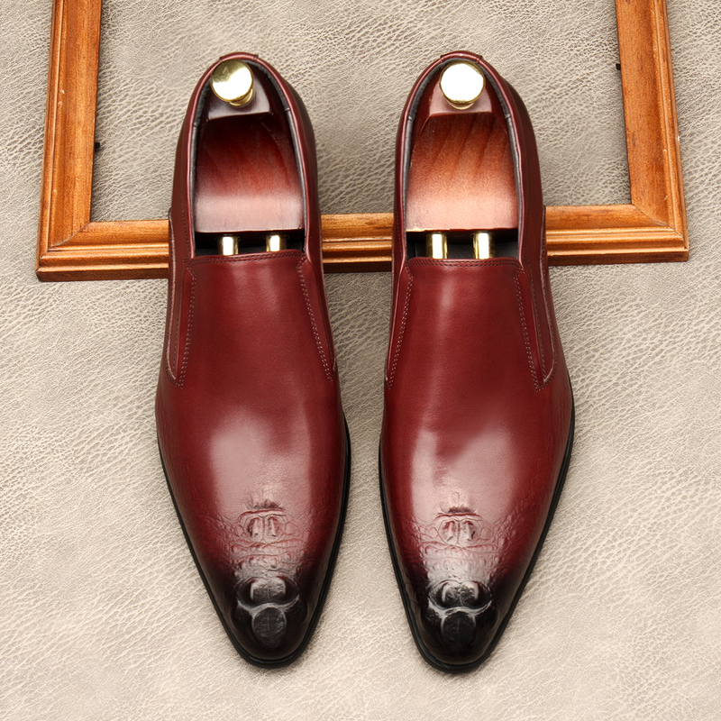 MENS SHOESNEW SPRING AND AUTUMN SLIP-ON TRENDY LEATHER SHOESMENS BUSINESS CASUAL LEATHER MENS WEDDING SHOESVERSATILE POINTED-TOE SHOES
