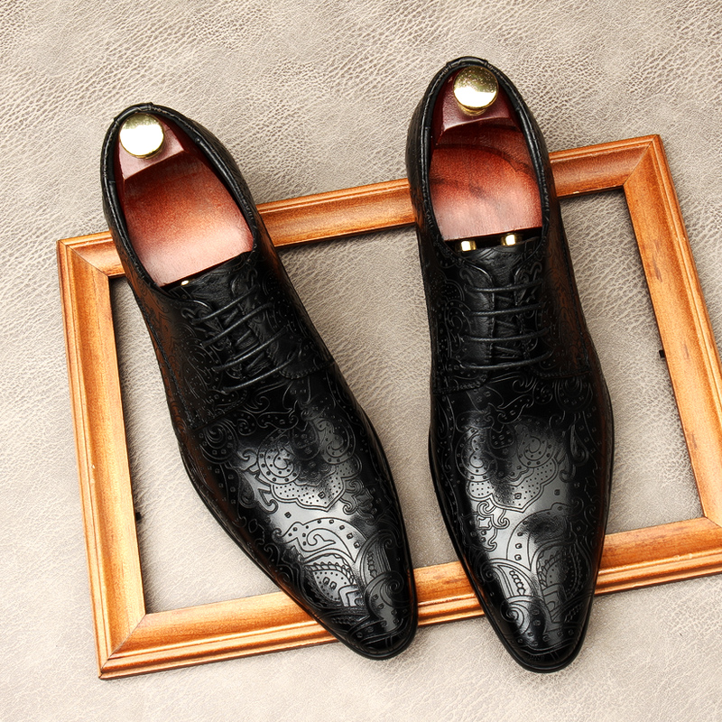 SUMMER NEW EUROPEAN VERSION OF MENS SHOES CARVED HAND-PAINTED LEATHER SHOES MENS POINTED TOE FORMAL WEAR BUSINESS BRITISH FASHION SHOES LACE-UP WEDDING SHOES