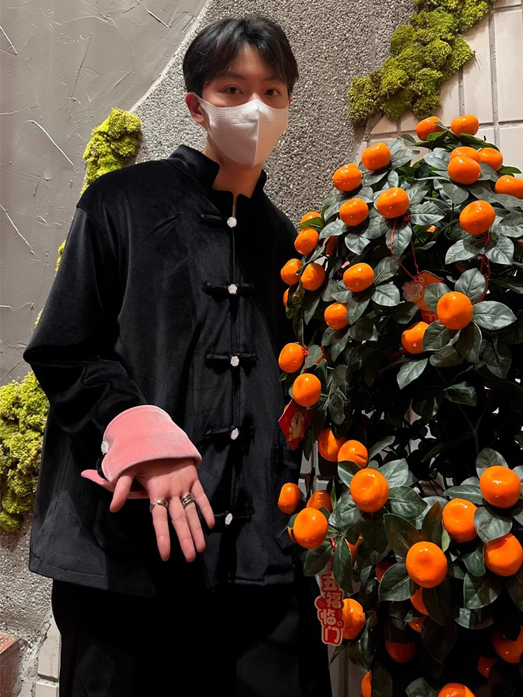 새로운 중국 스타일 국가 동향 디자인 난초 실버 버튼 재킷 남자 가을 느슨한 검은 팬 벨벳 당나라 정장 커플 재킷