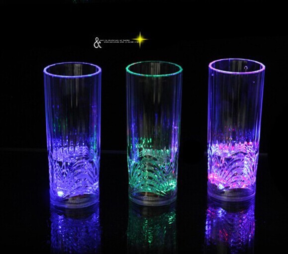 바 KTV 빛나는 컵 크리 에이 티브 물 유도 플래시 컵 빛나는 꽃 스트레이트 컵 LED 빛나는 주스 컵