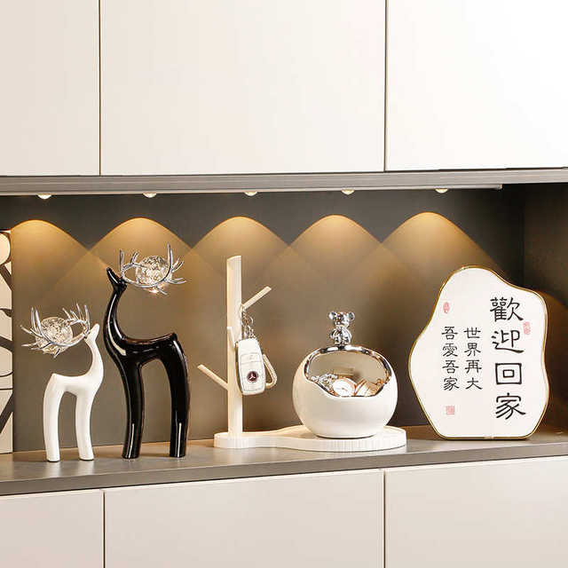 Key storage rack storage ornaments at the entrance door light luxury shoe cabinet living room new house decoration