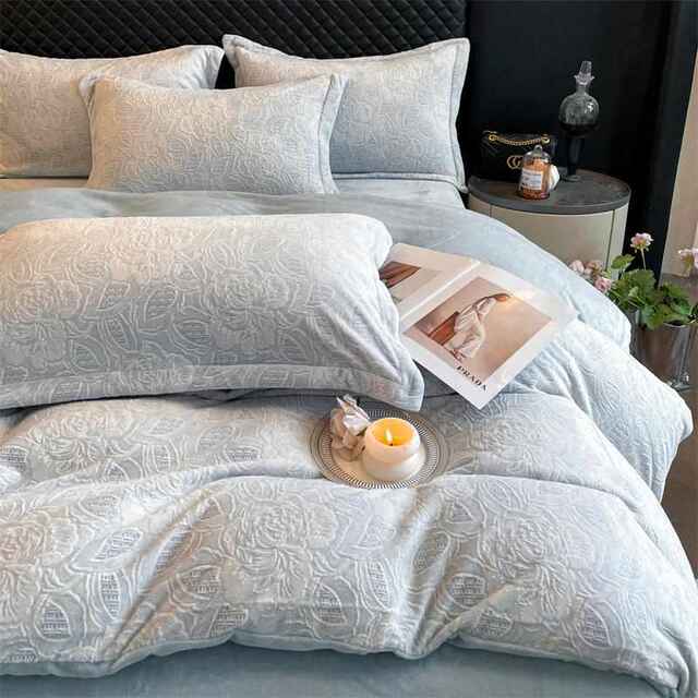 Class A carved milk velvet four-piece set in winter double-sided velvet thickened quilt cover sheet coral velvet warm bedding 4