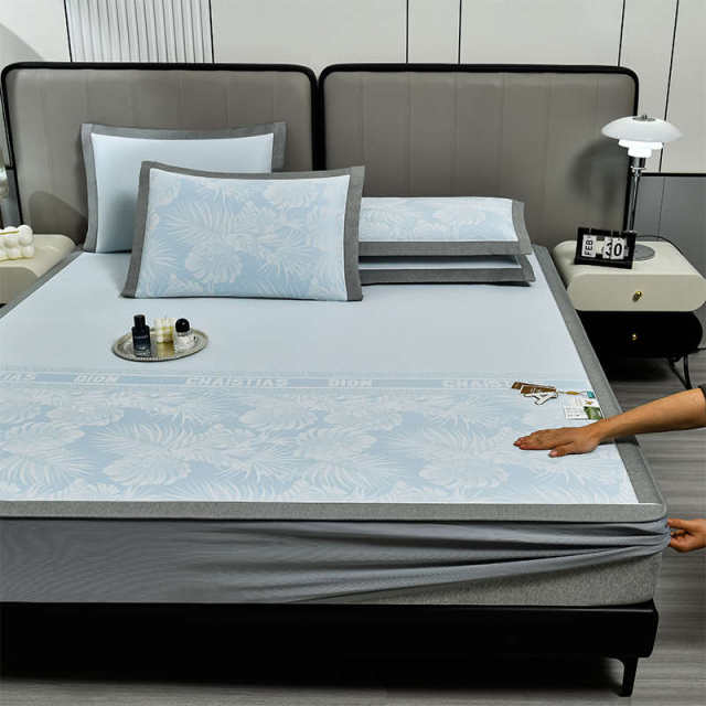 2025 new thickened ice silk cool mattress mattress three-piece set summer cool sheet summer cool mattress third-person air conditioning mat