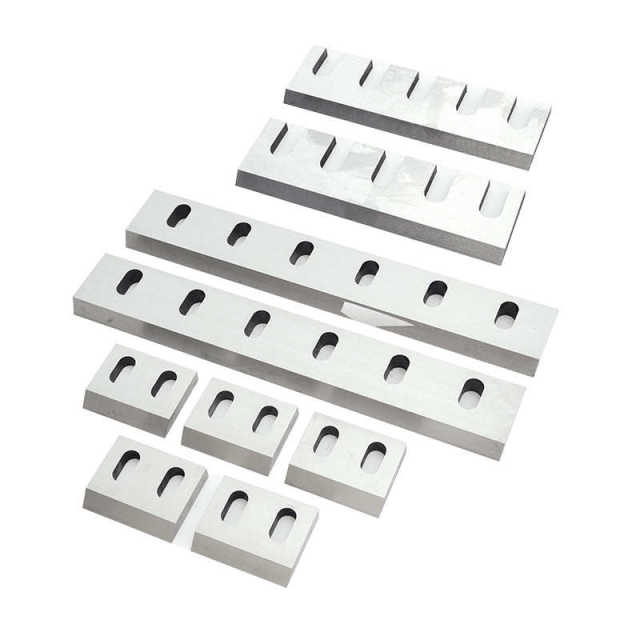 Plastic crusher blade Wear-resistant SKD-11 crusher blade Inlaid high-speed steel 300 blade can be customized