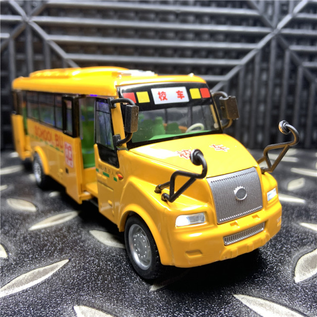 American big nose campus bus real voice music door sound light recovery alloy car model toy