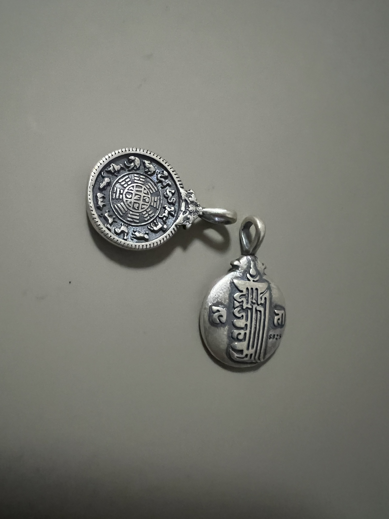 JIUGONG BAGUA 크기는 약 20X13X3MM 소재  측면 교수형 물방울 10 단계 무료 문학 장난감 액세서리입니다