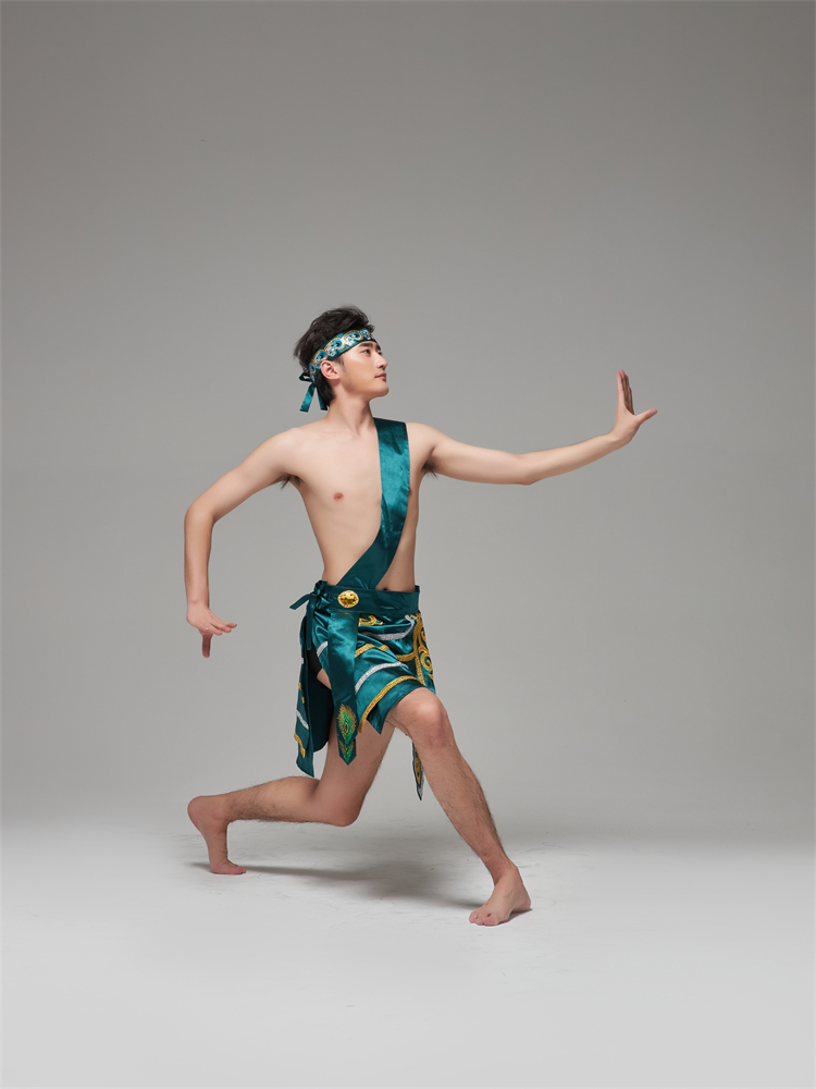 DAI DANCE PERFORMANCE MENS AND MENS SOLO DANCE COSTUMES PERFORMANCE COSTUMES DAI DANCE ETHNIC AND FOLK COSTUMES