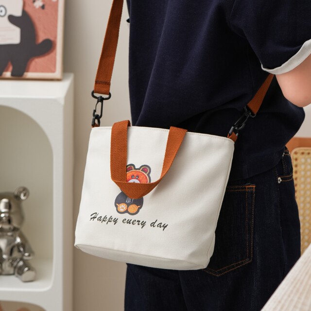 New fashion handbag for work miscellaneous handbag for commuting to school lunch box bag one-shoulder crossbody canvas bag