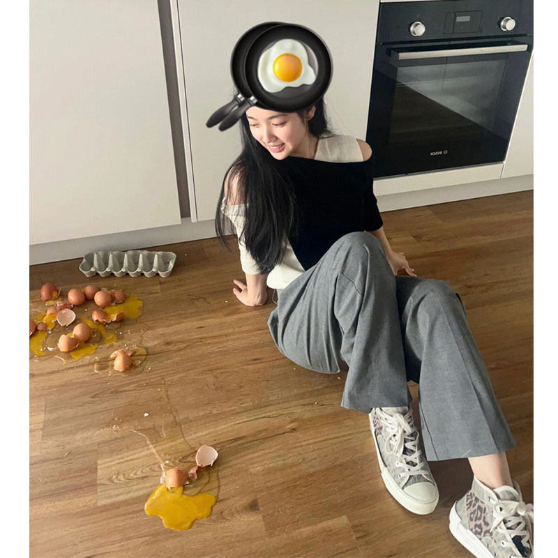 EARLY AUTUMN BLACK AND WHITE OFF-THE-SHOULDER IRREGULAR TWO-PIECE KNITTED SWEATER WOMENS 2022 NEW DESIGN SENSE SLIM FIT AND THIN TOP