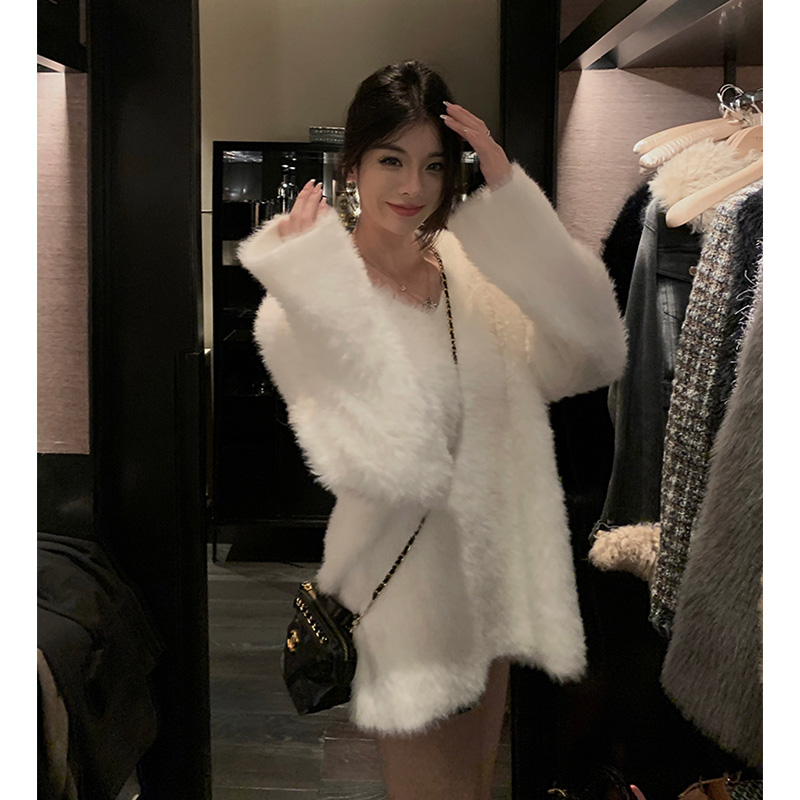 AUTUMN AND WINTER NEW SOFT GLUTINOUS WIND MILK WHIR GENTLE V-NECK LONG SLEEVE SWEATER WOMENS 2022 HIGH-END LOOSE KNITWEAR