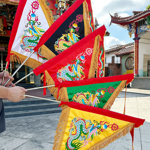 双面刺绣三角龙旗小令旗五色龙旗绸布材质进香旗五营旗仿古旗帜