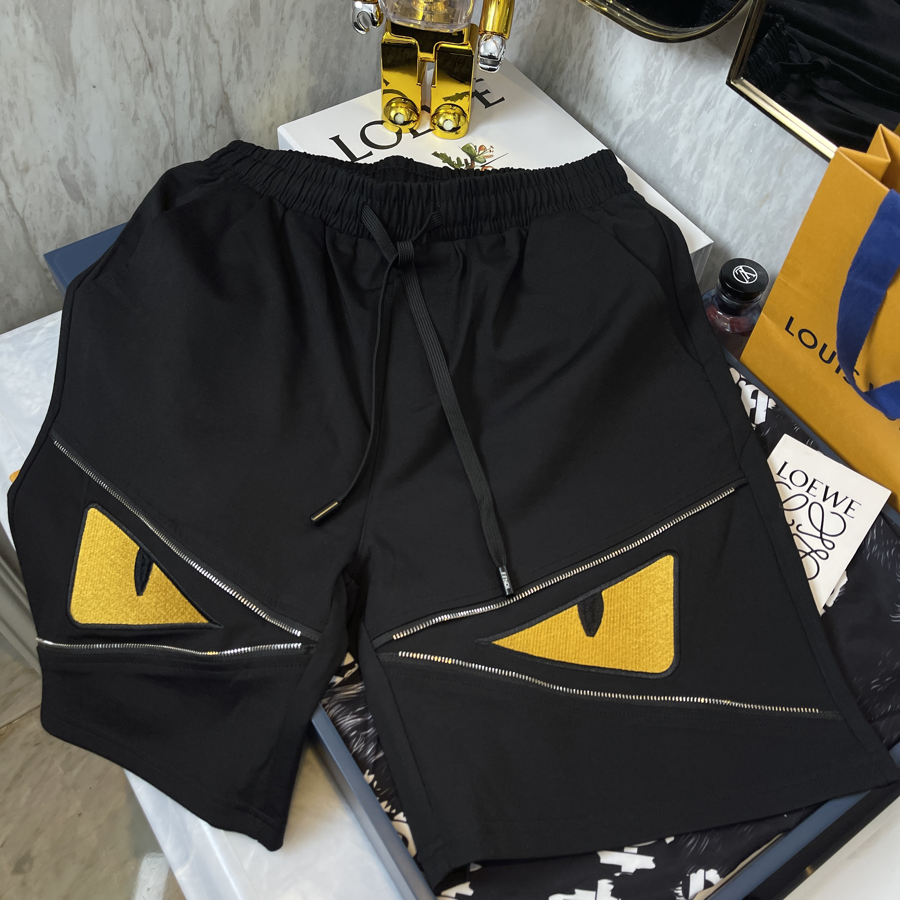 EUROPEAN STATION LITTLE MONSTER DEMON EYES GALERIES LAFAYETTE SUMMER ICE LOOSE BEACH KNIT DRAWSTRING FIVE-POINT SHORTS MEN