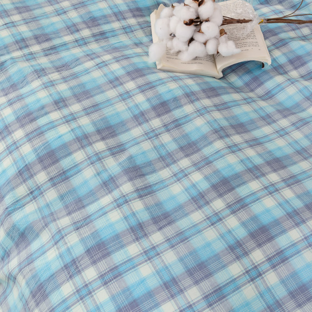 Dormitory three-piece set of student single bedding 1.2m meter bed sheets and quilt covers and quilts are bundled up and down. Pure cotton water wash