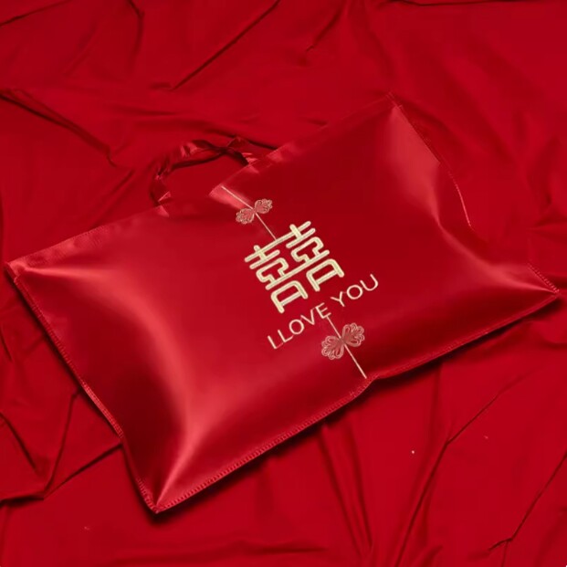 Wedding pillow core packaging bag pillows, quilts, quilt storage bags, large red dowry four-piece gift bags