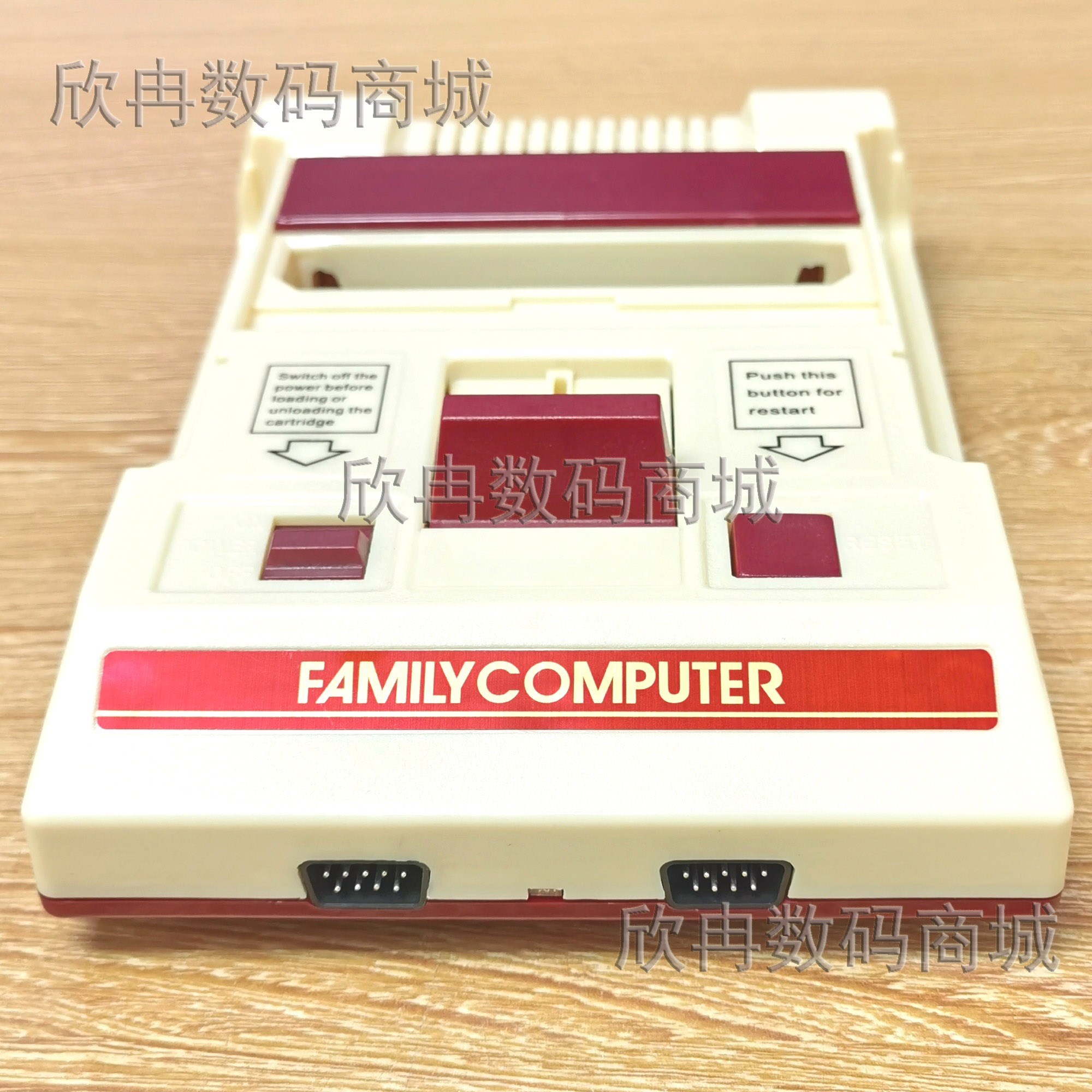 빨간색과 흰색 게임 콘솔 작은 노란색 카드 무선 컨트롤러 HDMI 고화질 인터페이스 8비트 빨간색과 흰색 콘솔 FC 플러그인 카드 TV 게임