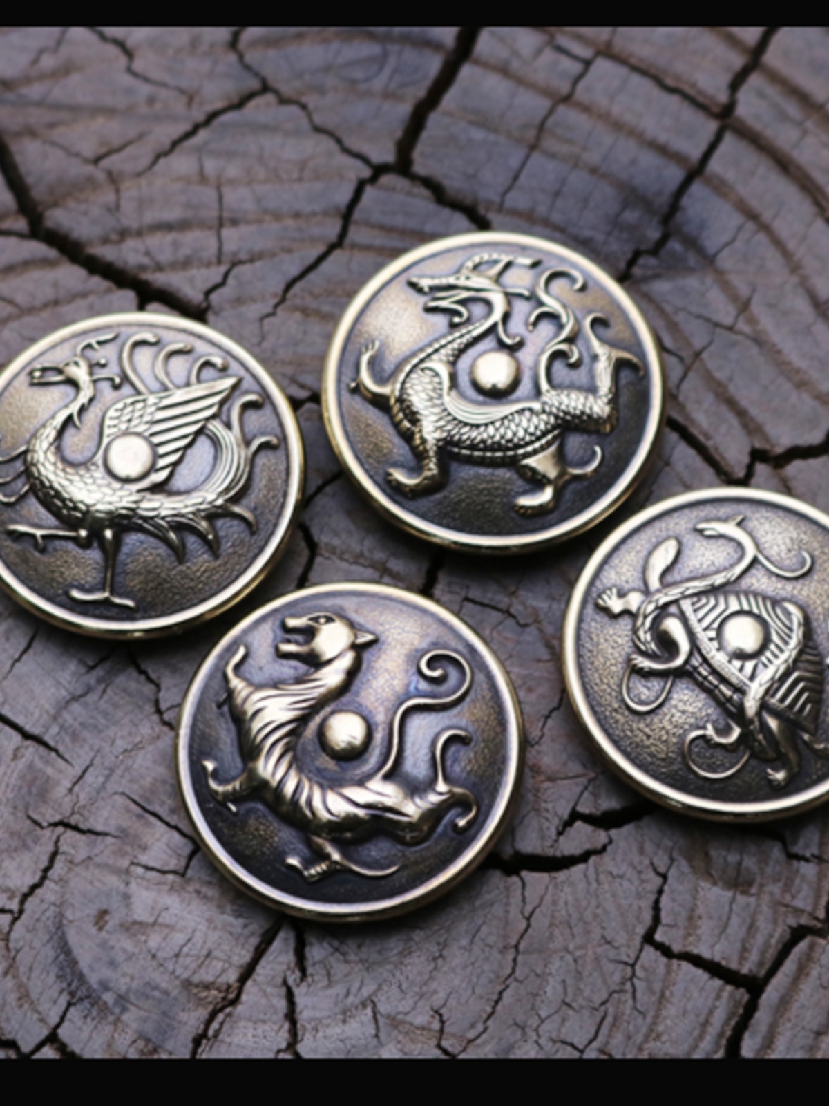 HANDMADE RETRO FOUR GODS AND BEASTS PATRON SAINT BRASS WHITE COPPER WEALTH CLOTH BUCKLE DECORATIVE LEATHER LEATHER CARVING ACCESSORIES