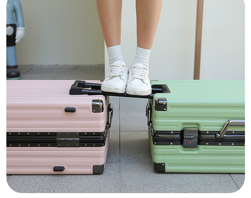 Вместительный и большой универсальный прочный чемодан, популярно в интернете