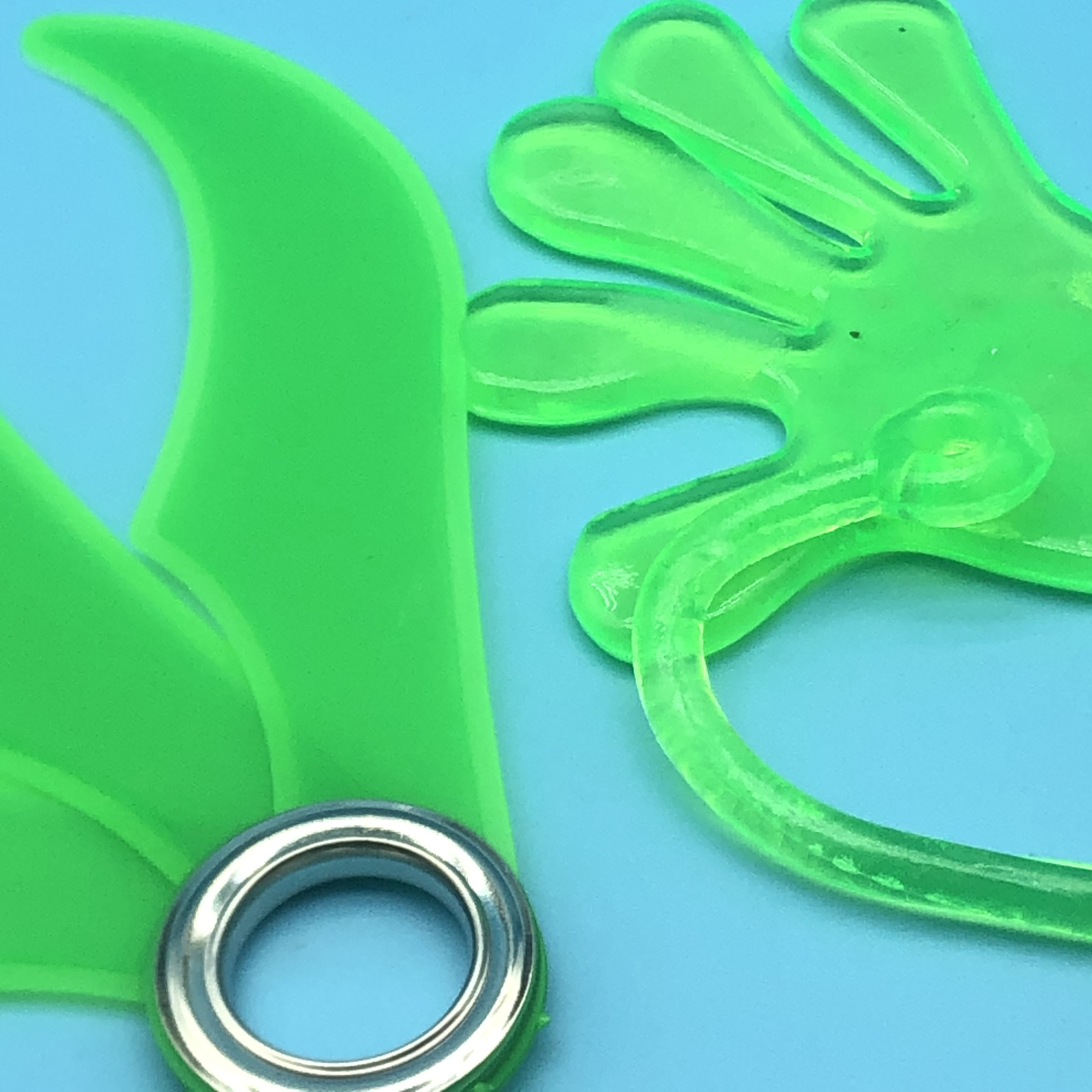 NOSTALGIC STICKY TOYS CHILDRENS STICKY PALMS TRICKY VENTING CLIMBING WALLS SHAKING HANDS SMALL TOYS THROWING HANDS DARTS