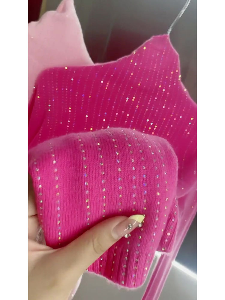 THE DESIGN SENSE IS NICHE THE SOFT GLUTINOUS SWEATER IS GENTLE THE WIND IS LAZY THE SENSE OF LUXURY THE DRAGON FRUIT COLOR TURTLENECK KNITTED TOP THE WOMENS AUTUMN AND WINTER