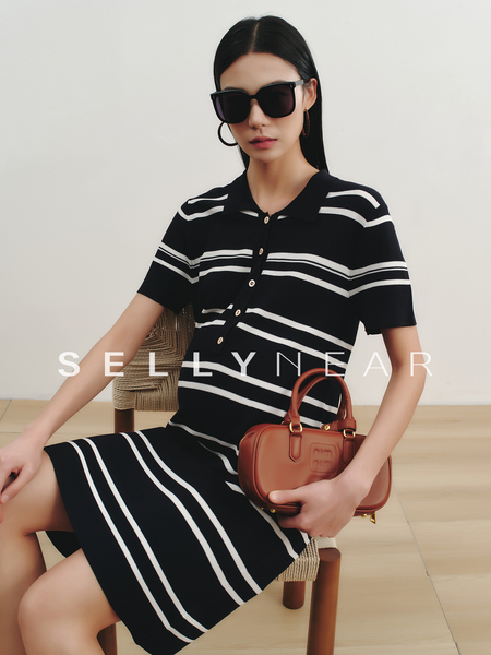 SELLYNEAR孕妇裙夏外穿2026新款时尚条纹撞色孕期针织哺乳连衣裙