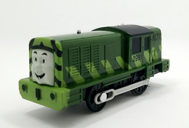 ELECTRIC TRAIN TOY GREEN SHADI SARTY SSLTY CAN BE PLAYED ON THE TRACK