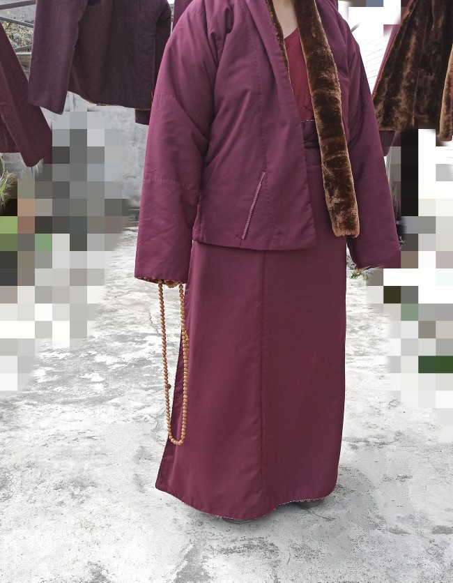 MONK CLOTHES: WINTER MONK SKIRTS APRONS WARM VELVET THICKENED COTTON CLOTHES TIBETAN MONK COTTON CLOTHES WINTER LAY CLOTHES