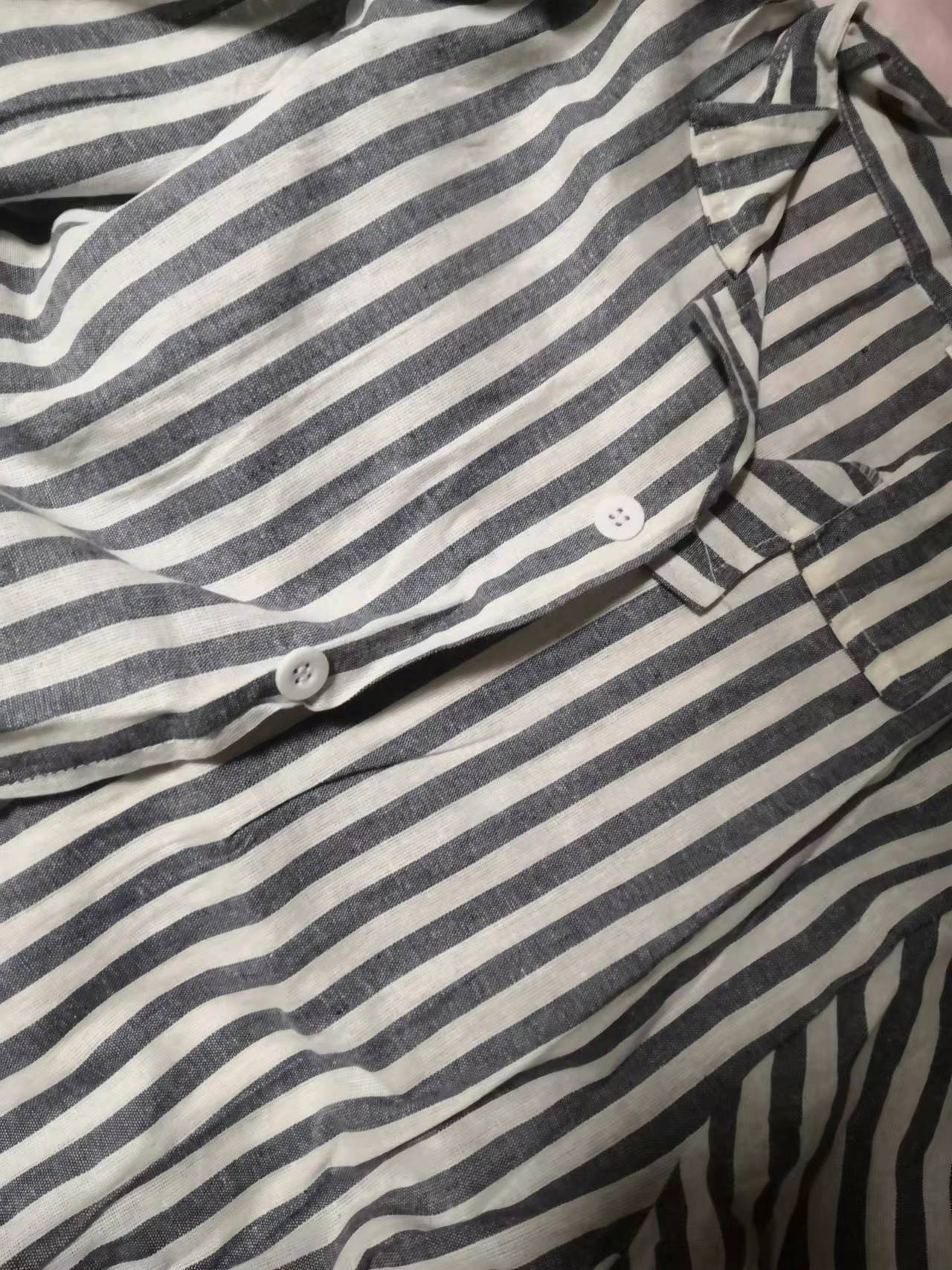 DISPOSABLE HOSPITAL NUMBER GOWNS PATIENT GOWNS GREEN STRIPES VERTICAL STRIPES PATIENT GOWNS LONG-SLEEVED STRIPED PATIENT GOWNS XIANYANG CITY HOSPITAL