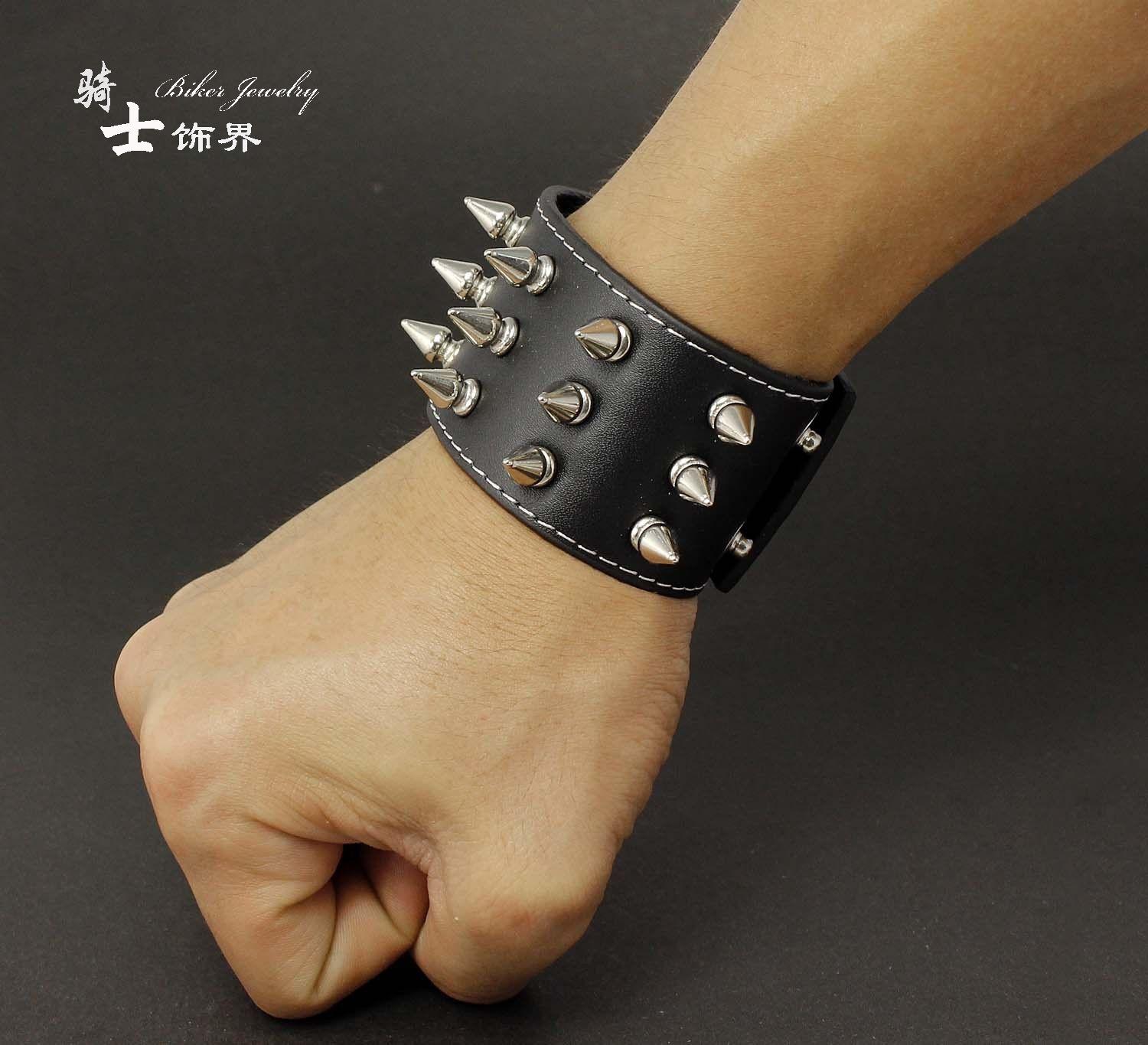 FOREIGN TRADE SPOT EUROPEAN AND AMERICAN TIDE MENS PERSONALITY MOTORCYCLE BLACK LEATHER THORN DING MENS BRACELET WRISTBAND