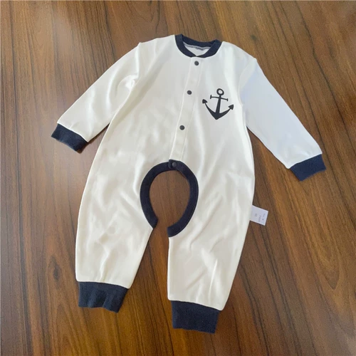 Огромный хлисто-ступенька с полным хлопком с длинными рукавами.