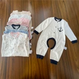 Огромный хлисто-ступенька с полным хлопком с длинными рукавами.